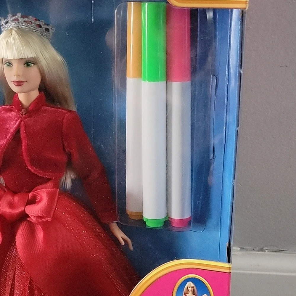 Very Velvet Barbie - Picture 3 of 7